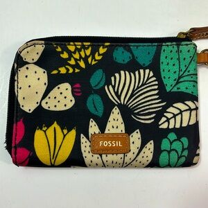 Fossil zipped wristlet 4x6”